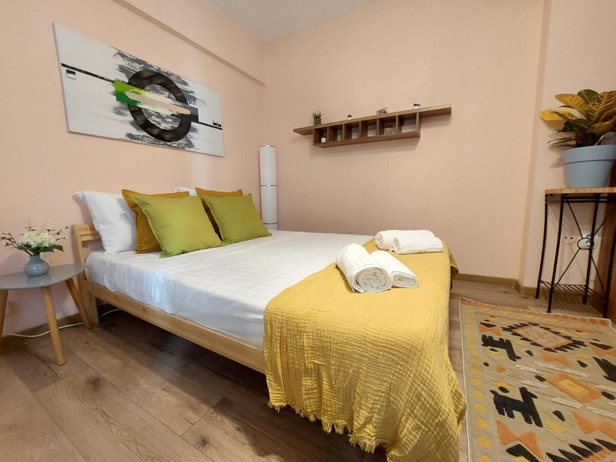 Laroka House Cosy Studio Universitate Bukarest Exteriör bild